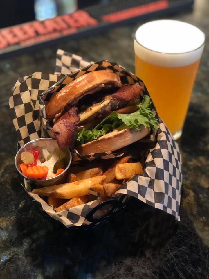 SilvertonInn's tweet photo. Have you heard the buzz about our newly connected restaurant, #TheGildedTurnip? Stop by today for $2 off specialty burgers for Burger &amp; Brew Night! 

#SilvertonOregon #SilvertonRestaurant #TravelSalem #TravelOregon #Silverton #WillametteValley https://t.co/VKhoWWxx9F
