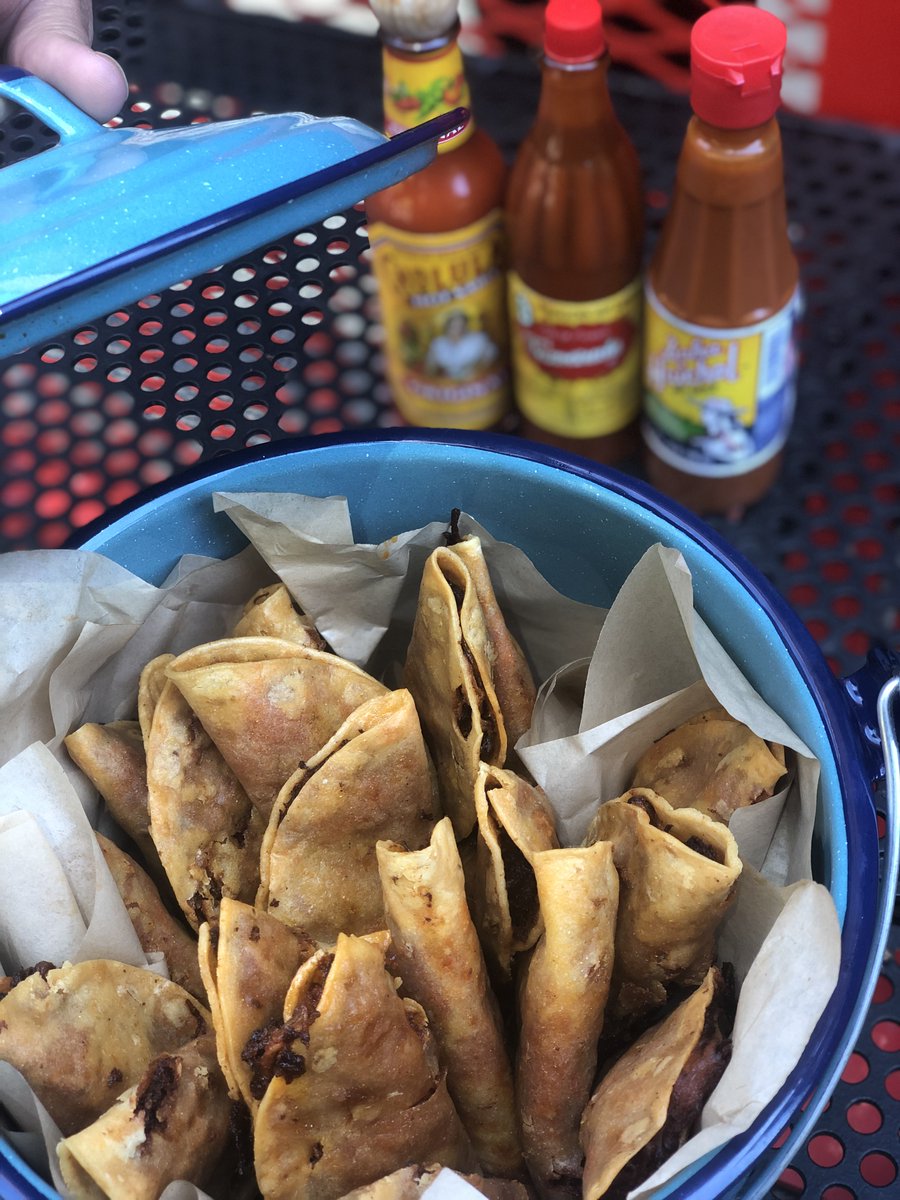Can we just talk about our Street Taco Bucket! 😍

20 Tacos for $20 🌮 The perfect choice for #TacoTuesday tomorrow! 
#MoesRN

Book your table!
—> moescantina.com/rivernorth/res…