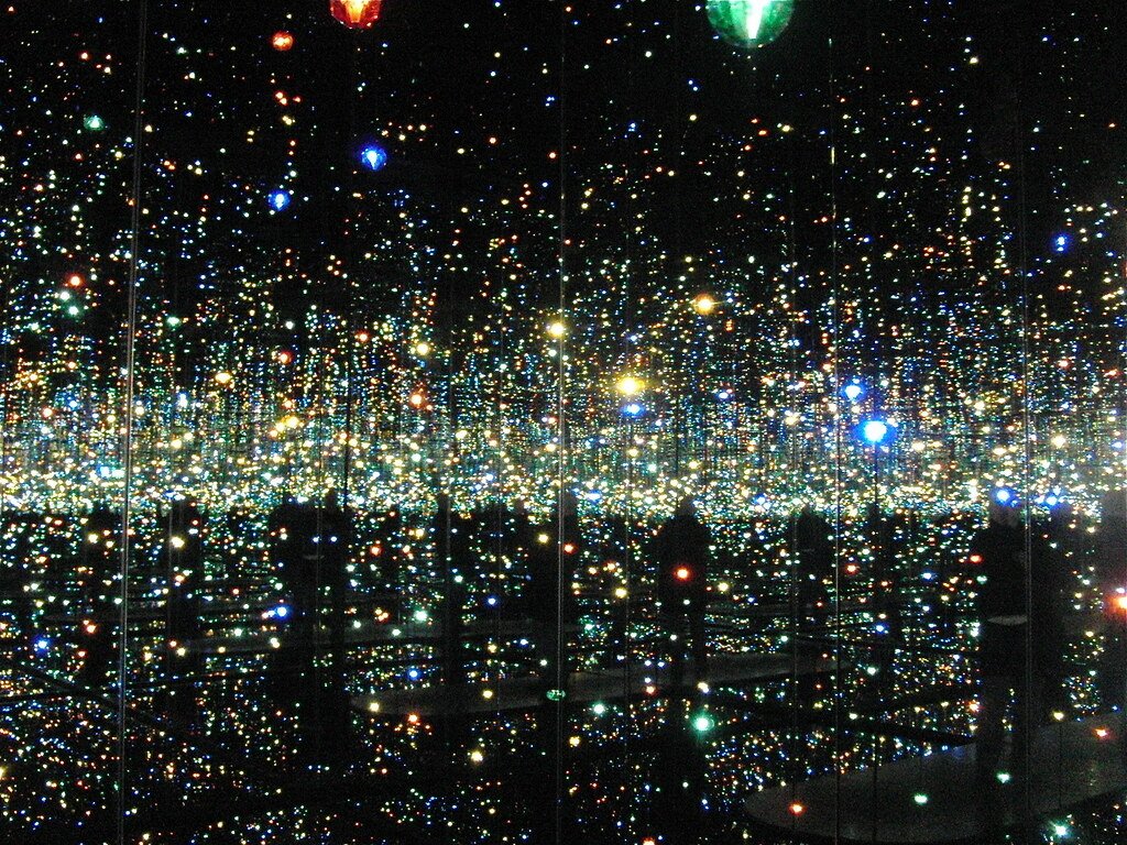 SabinaSilverx's tweet photo. Just got an email from the Tate saying Yayoi Kusama's Infinity Mirrored Rooms is coming to the Tate Modern this summer!!!!!!

This is what it looks like!!!!!  I AM BUZZING https://t.co/Gwyr71YDXw
