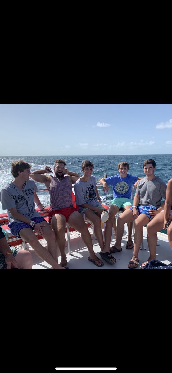 AydenclayBaker's tweet photo. Happy birthday to a day 1 dude! Me and this dude have been through it all. through thick and thin I wouldn’t trade our memories for anything. Ly bro can’t wait to make more memories these upcoming 4 years❤️❤️🎂#cboys #papano #hunchie https://t.co/N2Vwjw3Rr6