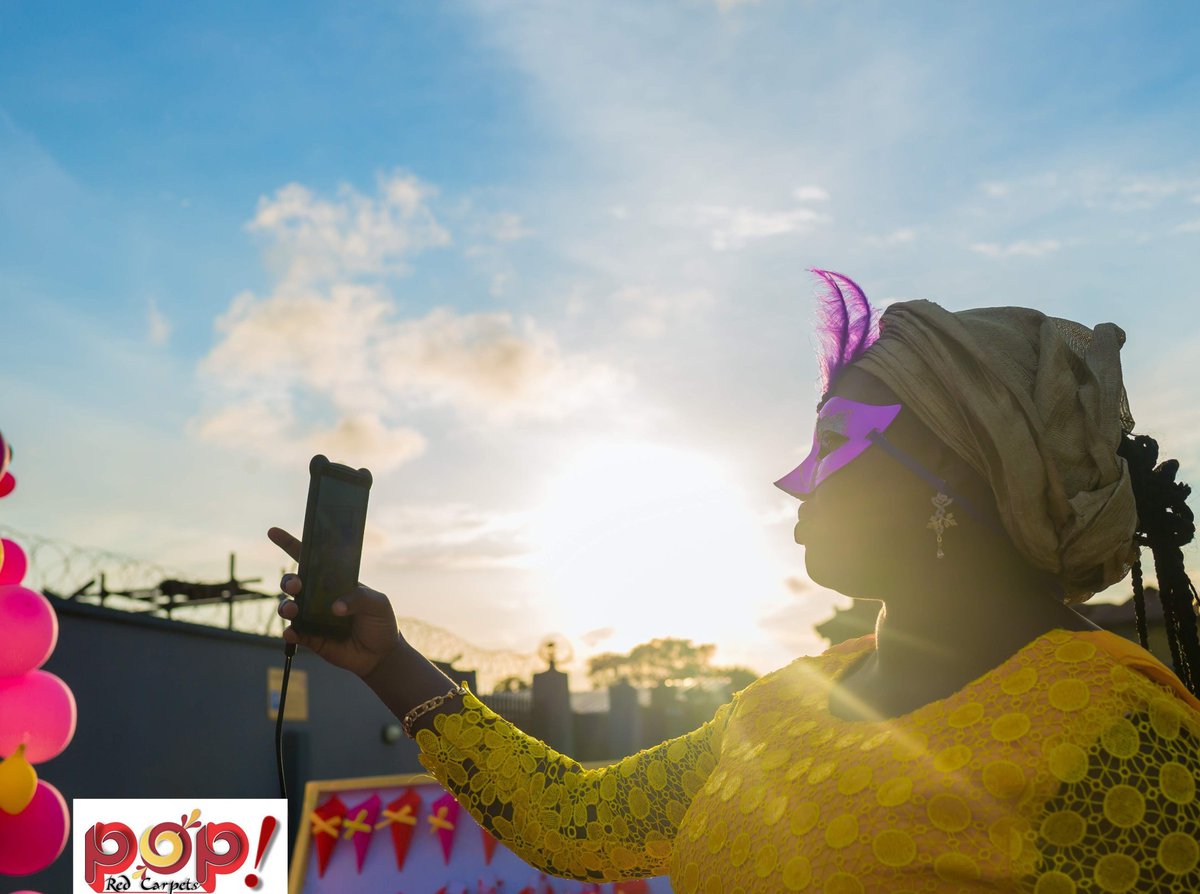 Pop_redcarpets's tweet photo. Even when it's getting dark, event guests never get tired of our amazing and super fun red carpet moments!

The photos, games, props,  ambience and our mind-blowing guest-engaging concepts and more, make our clients and their guests love our moments for life.

#PopRedCarpet https://t.co/YCs5SOFlkC