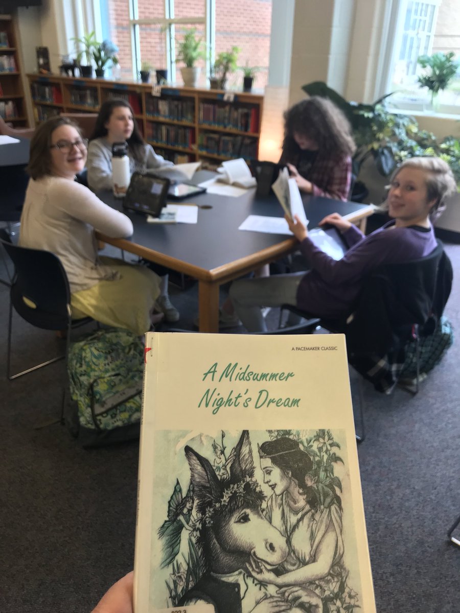 Anne Moore tweet media