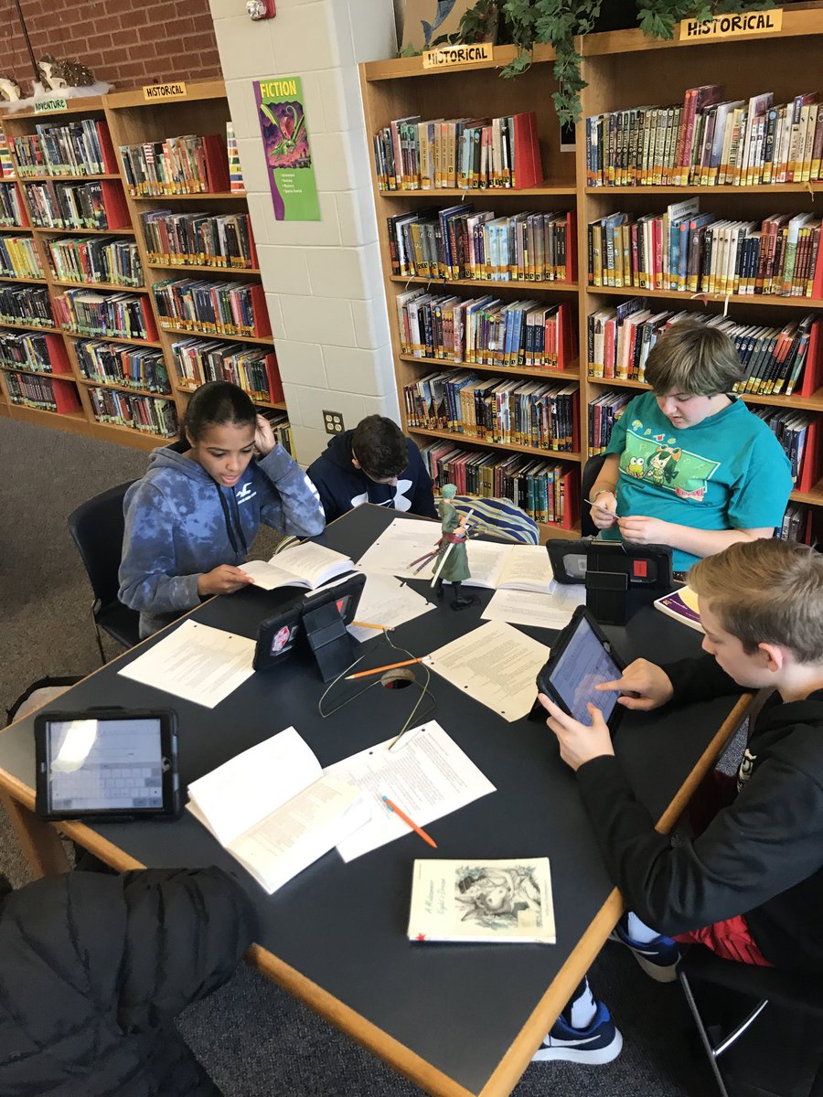 Anne Moore tweet media