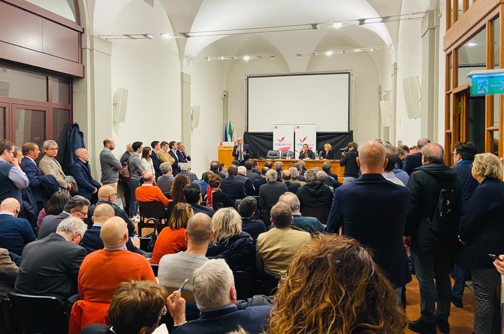 #Grazie ai rappresentanti del mondo economico e turistico della #Toscana per aver risposto in massa e avnzato idee e proposte concrete a #ItaliaViva. La risposta a questa fase di crisi deve essere tanto forte quanto rapida ed immediata. <a href="/matteorenzi/">Matteo Renzi</a> <a href="/ItaliaViva/">Italia Viva</a>