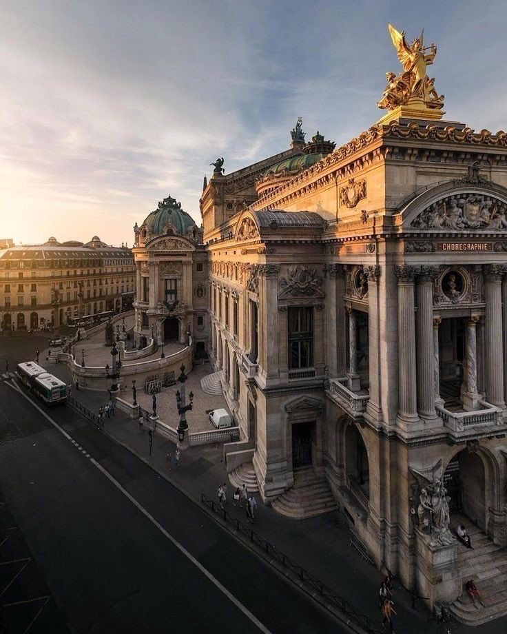 syiphee's tweet photo. Opéra Garnier in Paris, France https://t.co/8Sec3lk0IP