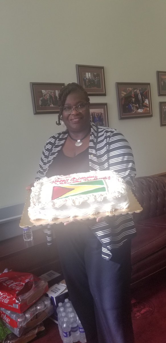SenatorPersaud's tweet photo. Thank you @AndreaSCousins and my @NYSenDems colleagues for celebrating my birthday with cake...#ImStillCelebrating 🎈🎈 https://t.co/XoHM1mZYk0