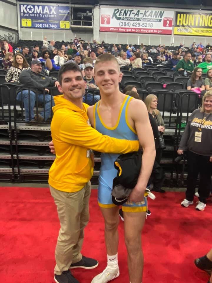 TheMahan's tweet photo. OG first 4xer! This kids special in so many ways... @Hallwrestling52 https://t.co/o3aoQ6Av8N