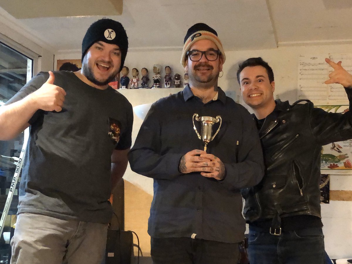 PodCassette's tweet photo. Merci à @hugomudie d’avoir passé un moment avec nous au podcast! L’épisode sera disponible la semaine prochaine!

#thesaintecatherines #hugomudie #yesterdaysring #miracles #mudie #pouzzafest #lacassette #podcast https://t.co/JTaRvdayjP