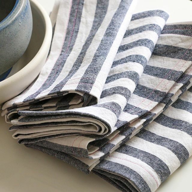 The prettiest handmade napkins ever! In the latest project of the Learn to Sew series we made these with mitered corners, they are beautiful and practical and will help improve your sewing skills! ⁣
⁣
Ditch the paper towels and use these instead. Hap… ift.tt/2uRKDmU