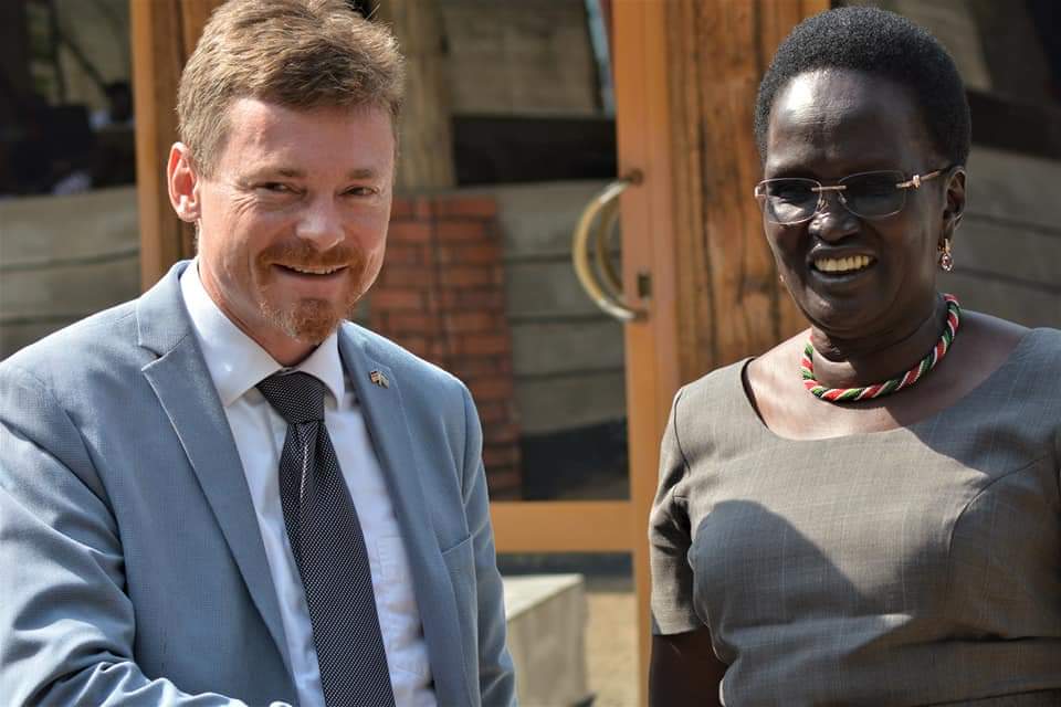YouhanesMagok's tweet photo. Women tend to care about others — if you want something said, ask a man; if you want something done, ask a woman.
The Vice President of the Republic, H.E. Rebecca Nyandeng Garang.
Busy schudel, let's hope she will empower more women in #SouthSudan. 🇸🇸
#SouthSudan4Her
#Peace https://t.co/PutkQ8vcdC