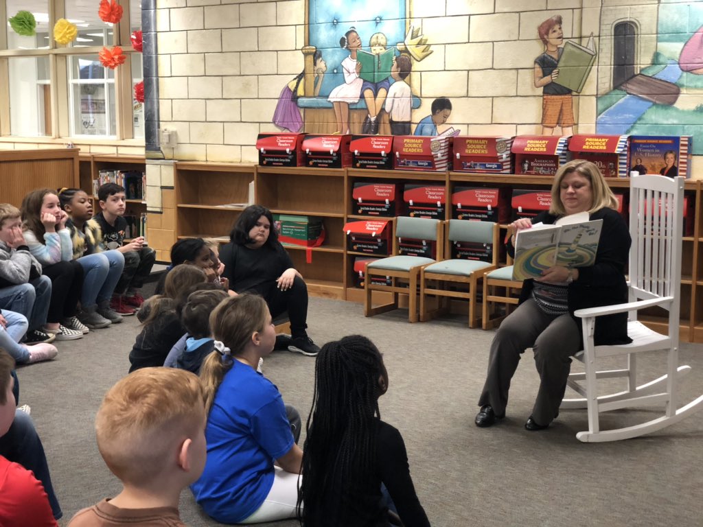 FletcherInFirst's tweet photo. What a great day!  Thank you to the Ola Mustangs and Ms. Harkcom for coming and reading to our kids!  #ReadAcrossAmerica #ReadAcrossHenry https://t.co/awM8RXVkuA
