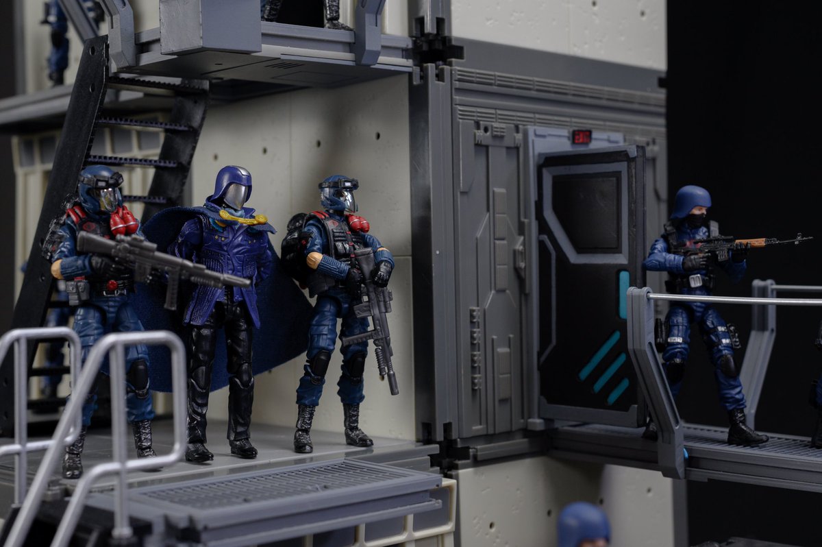 raginspoon's tweet photo. 🎉 Accessory Set 3 is unlocked 🎉 

Think we can unlock catwalks? 
6 hours and $14,732 to go! 

https://t.co/xbkr1Y0yIy    #raginspoontoys #complexbasebuildingsystem https://t.co/kEouIBnWgV