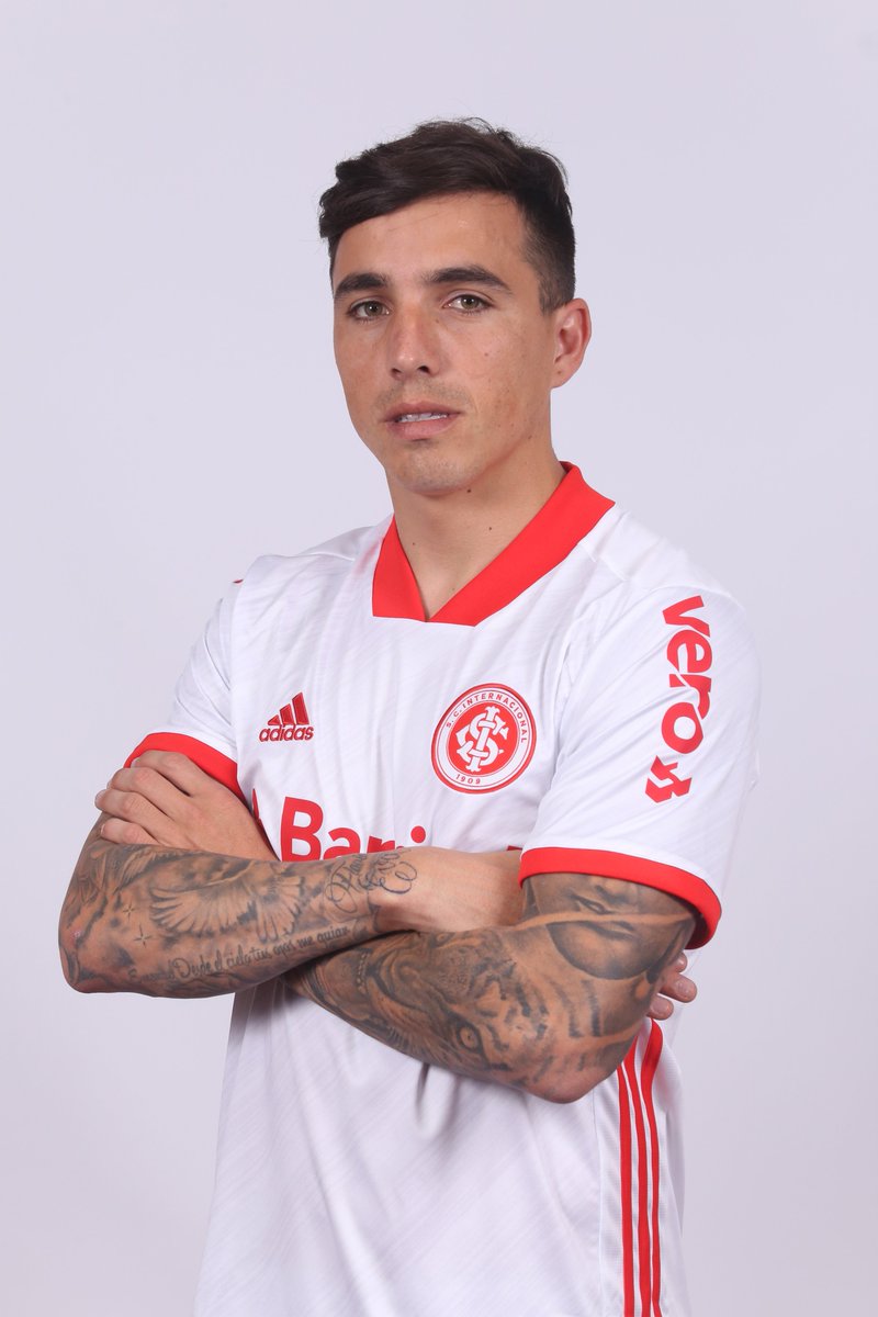 Ficou bem com o manto colorado o nosso novo reforço? 👏🇦🇹🇦🇷 #VamoInter