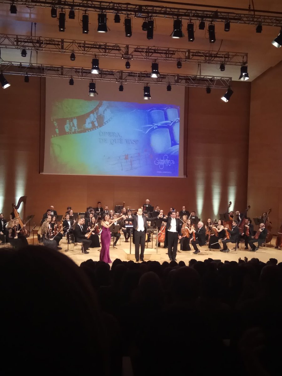 marcsalatenor's tweet photo. Concert #simfonova a l'Auditori de #Girona
Gràcies @marcelgorgori per la confiança i pel meravellós espectacle que heu creat. Va ser un plaer! Bravi @josepramonolive i @IsabellaGaudi 🌹🎵 https://t.co/BKX6f67wxU