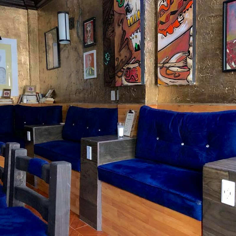 AnonimoVideoBar's tweet photo. Level 3
Called the secret bar at Anonimo. Very cozy and plush with a balcony view to the sea. Serving up a great selection of fine #tequila, #mescal, #raicia. With a nice selection of #wine and full bar, once you make it up here you will not soon leave! #puertovallarta https://t.co/hTM264TKPy