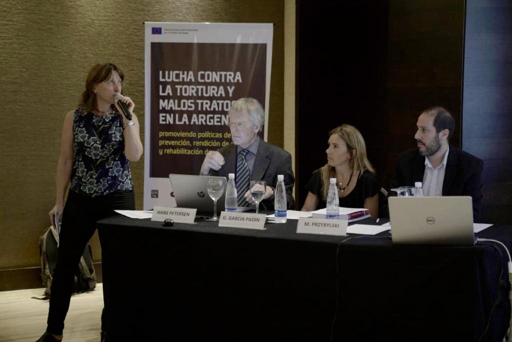 CELS_Argentina's tweet photo. Nuestra directora @paula_lit da la bienvenida al seminario "Las reglas mínimas de las Naciones Unidas para el tratamiento de reclusos", como parte del proyecto de Lucha contra la tortura y malos tratos en la Argentina. https://t.co/EXwPpBiYti