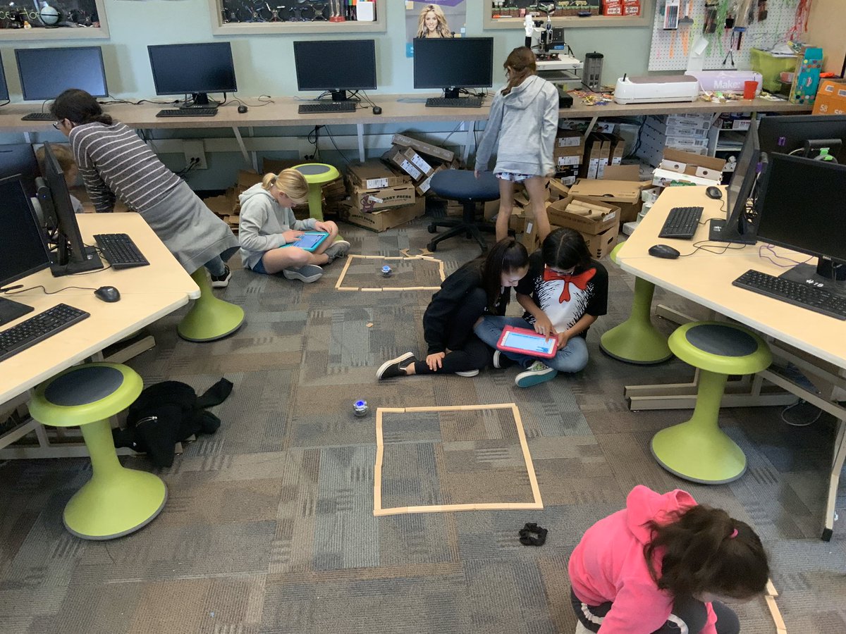 KnIhT_tNeReFfId's tweet photo. 4th grade being introduced to the @Sphero Bolts. They had to code a square or rectangle with 20 @KEVAplanks. For their first time they did amazing!!! #csforall #csk8 #csforaz #robots #steam #stem #stemed #edtech #makerspace #makered @SVViperPride @DVUSD @SpheroEdu https://t.co/AuMqs4kMX3