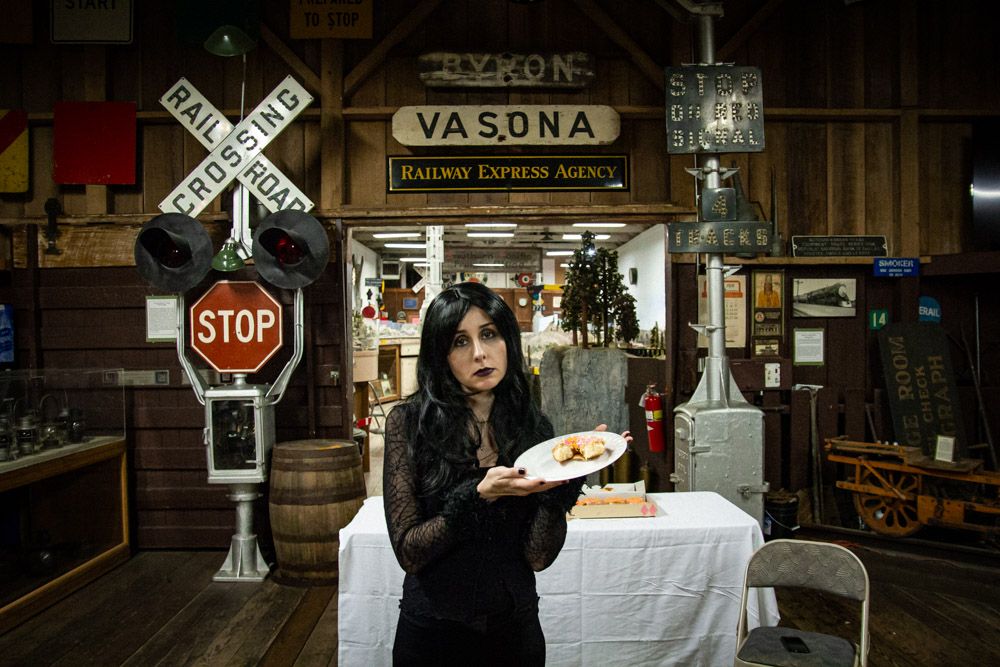 GWfilms's tweet photo. Processed sugar...the only thing that can put a smile of Sandy's face...sort of
#doucheaholics #comedyshow #comedyseries #gothgirl #sandy #goth https://t.co/q6gkVQXOzA