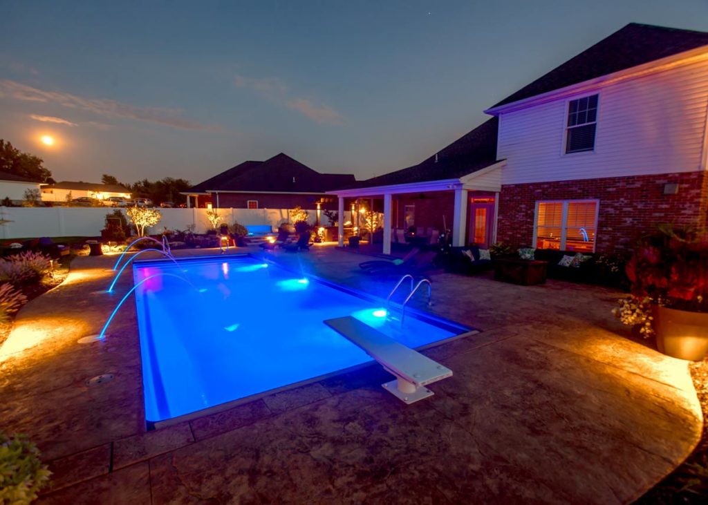RefreshingPools's tweet photo. You can customize your inground fiberglass pool with so many features. From spectacular LED lighting to your personal waterfall, the choices are endless! Call us at 1-844-744-7665 #fiberglasspools #pools #ingroundfiberglasspools #deck #screenenclosure #latham #Florida #3Ddrawings https://t.co/s7MGpetDJA