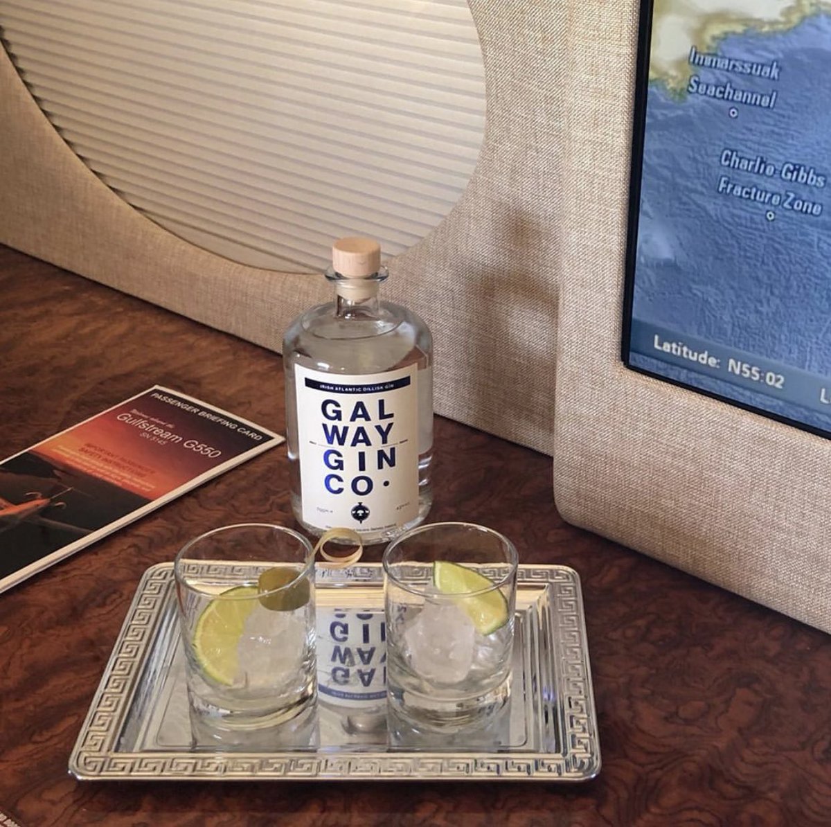 GalwayGinCo's tweet photo. Well it looks like weโve joined the mile-high club in style! One satisfied imbiber at 42,000 feet somewhere over the Atlantic ๐
.
.
#galway #irishgin #galwaygin #wildatlanticway #ireland #craftgin #tbt #dillisk #gin #galwaybay #irish #ginandtonic #connemara #irishexport https://t.co/l06lzQn0nm