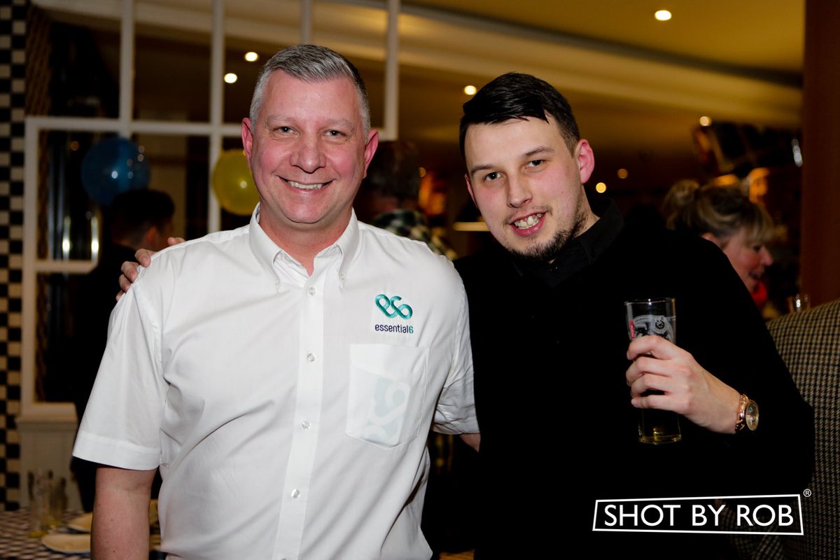 shotbyrob's tweet photo. Torquay harbour side businesses have joined together to purchase 2 defibrillators for the benefit of the local community. 

On Thursday evening they came together to celebrate in Amici. 👏👏

#TorbayHour https://t.co/SuWBMrWwnB