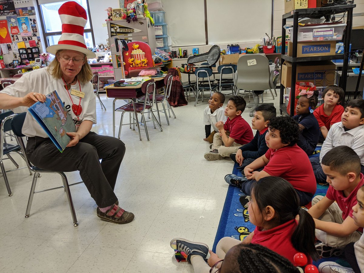 MsBerrones's tweet photo. What a blessing! Our class was visited by Mary from the EC Library. Thank you for reading us a Dr Seuss story and a HUGE thank you to @A4C_ATHLETES  for the books ! @MsBerrones @ECMcKCardinals @ECcardinals https://t.co/uLjtxGgCt9