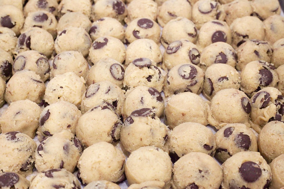 leblogdessoeure's tweet photo. Où manger les meilleurs #cookies à Paris? https://t.co/dd5jx9Mm1U
#cookies #cookiesbythebucket #patisseries #sortiraparis #Paris https://t.co/CDCkbZIrMu