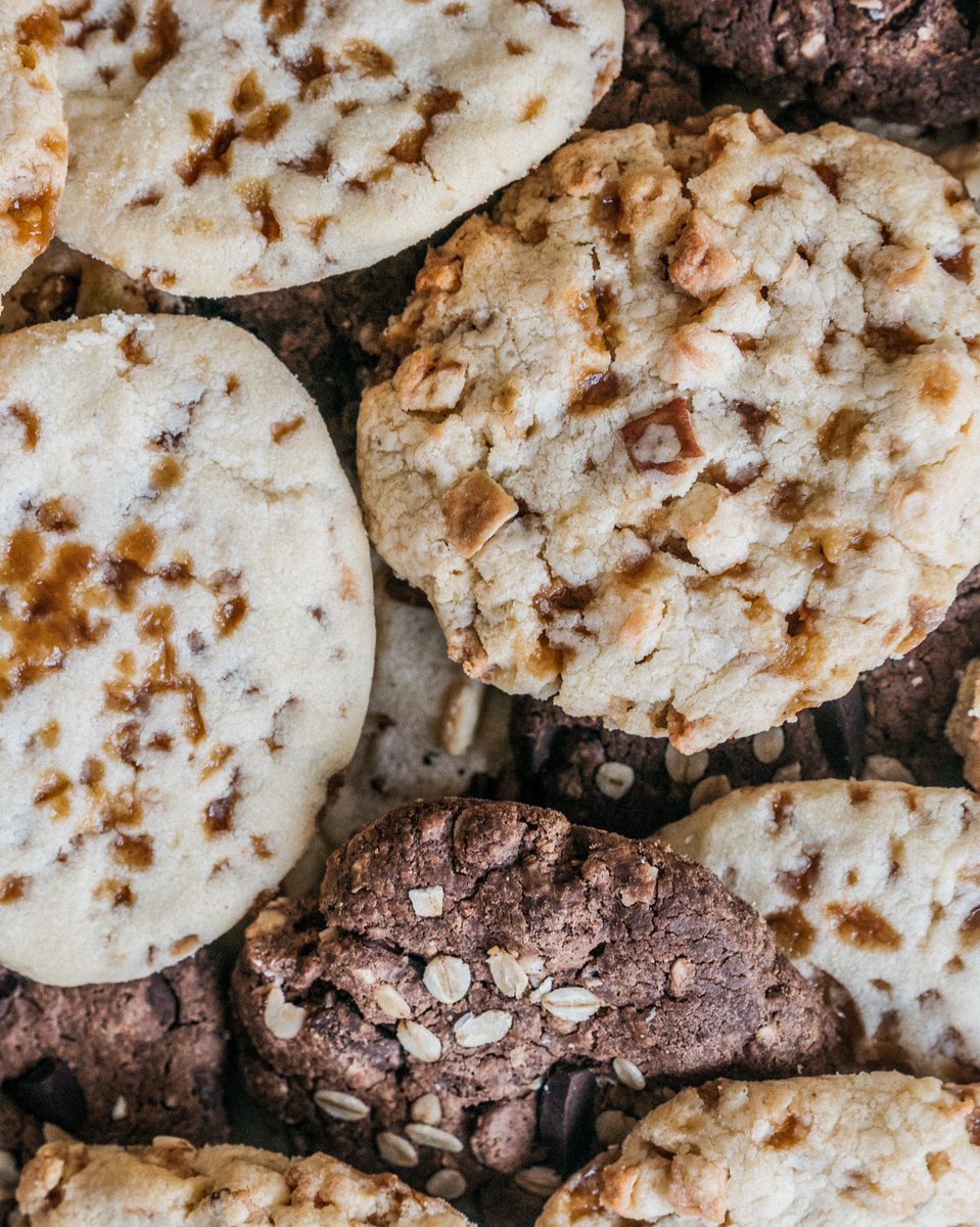 leblogdessoeure's tweet photo. Où manger les meilleurs #cookies à Paris? https://t.co/dd5jx9Mm1U
#cookies #cookiesbythebucket #patisseries #sortiraparis #Paris https://t.co/CDCkbZIrMu