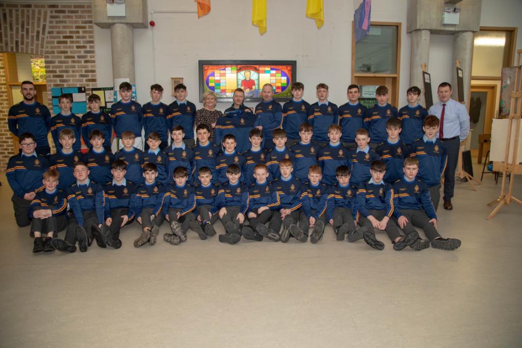 thegreencbs's tweet photo. A sincere thank you to Mike Corridan of Corridan’s Fitted Furniture and Stephen Stack of AIB for their sponsorship of O’Neill tops for our Under 15 Hurling Panel. The boys will be participating in the Munster U15 hurling competition shortly. https://t.co/l8WrPQnSsU