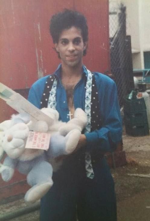 It was the 1st time we were seeing Prince Live on his 1st UK tour.We never knew about his penchant for curating pre & post show music as there was no prior precedent.Thus, to me, it was inconceivable that the CT playing in the background could in any way be connected to him.
