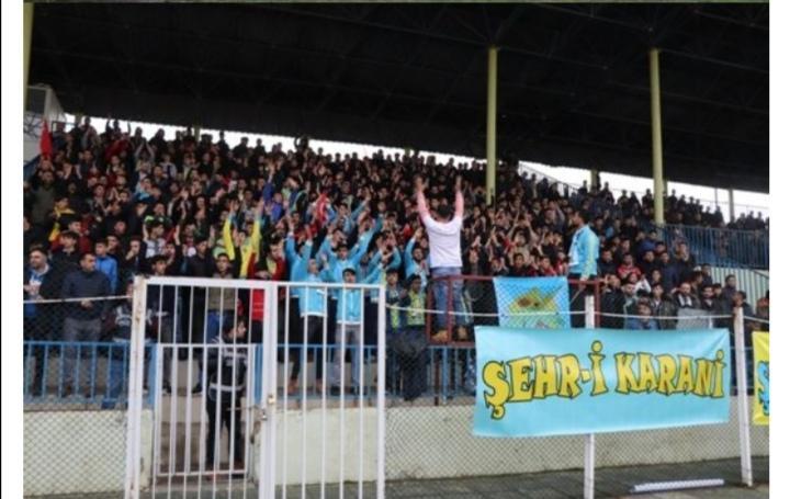 Bazen boğazımız kurudu ! 
Yüreğimizden bağırdık ! 
#şehr-i #karani