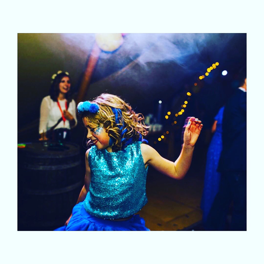 Spring is starting to well, Spring at our venues, Chalkney Water Meadows and Teybrook Orchard. Get your dancing shoes on, it’s going to be a great season of celebrations
#essexweddingvenue #festivalwedding