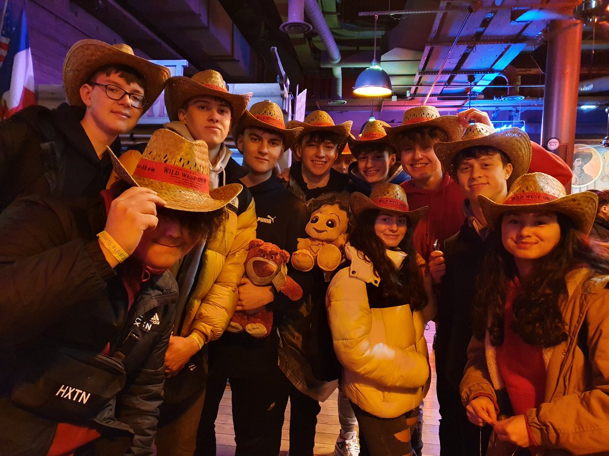 CareersKts's tweet photo. Great entertainment tonight at Buffalo Bill's wild west show #DisneylandParis #Yeehaw https://t.co/IsagM1jtK5