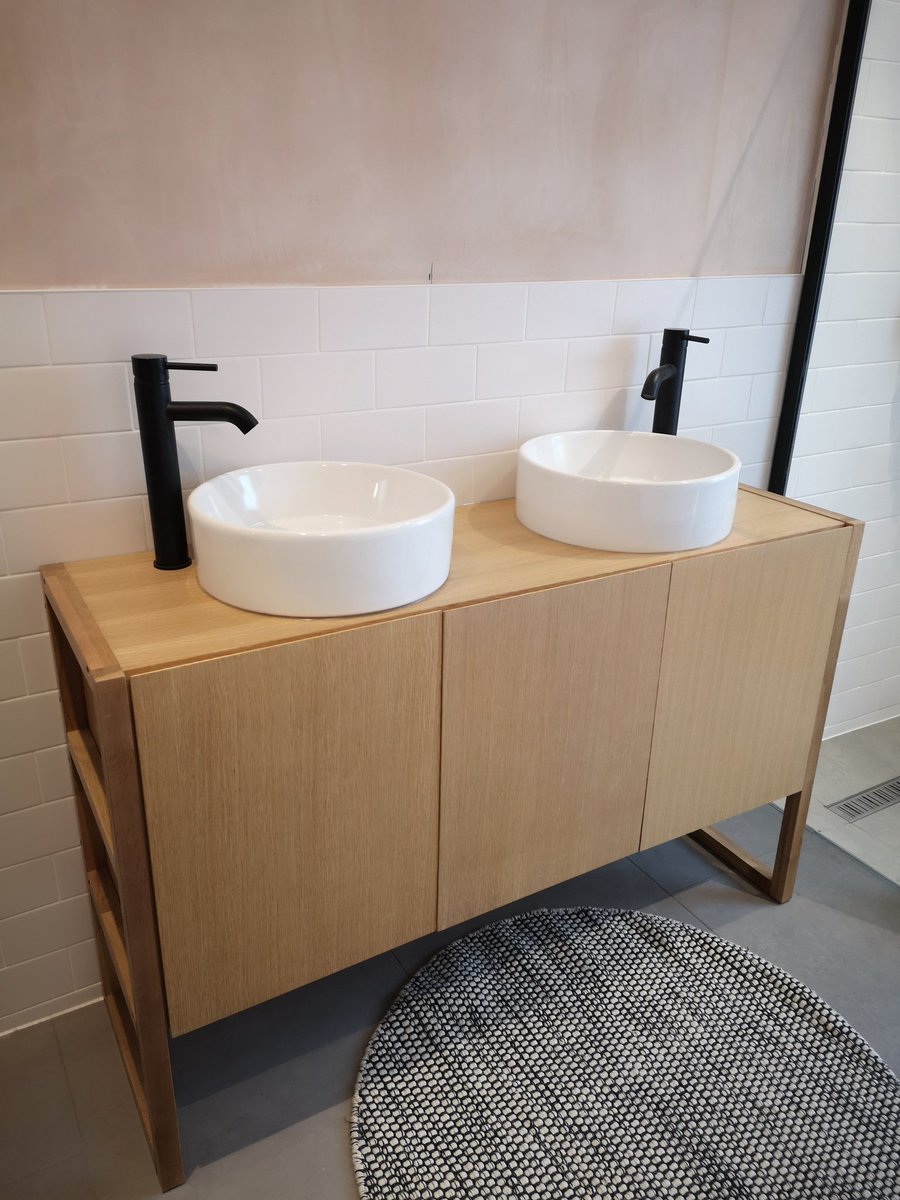 purebathroom's tweet photo. Work in 2019 #Bathroom #BathCity #Bath #Walkinshower #Showermixer #Toilet #Tiling #Hisandherbasin https://t.co/q3oYPMujoF