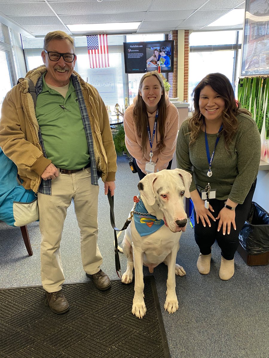 Therapy, comfort dogs have a special gift to make people feel good and happy! Had a wonderful friend and community helper visit with us today! 🐼❤️ #WBPandas #WeAreD34