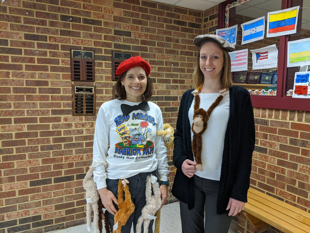 teach1fly's tweet photo. Read Across America Day was a huge success! Check out the Dr. Seuss spirit at RRES.#rr_bulldogs https://t.co/pM8epBg2pi