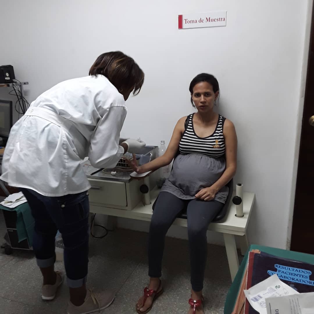 AcunaTahimi's tweet photo. Desde @cubacooperaVEBO
🇨🇺 🇨🇺 🇨🇺!!! Colaboradores del CDI Castillito, Estado Bolívar, brindando atención integral a las embarazadas, aumentando la calidad de vida de nuestro pueblo hermano!!!  🇻🇪🇻🇪🇻🇪
@SaumellB_Nela
@ElsoTamayo
@AdanVillavicen5
@MMcVeCastillito https://t.co/InL4PZ04Wf