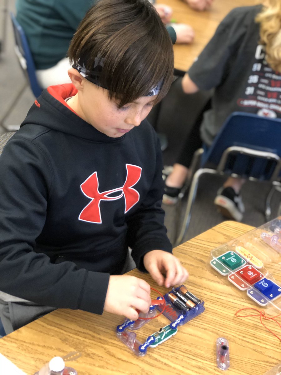 robinkramer's tweet photo. A peek into 4th grade library stations this week  #weetigers #willardtigers #readersareleaders https://t.co/WovNyhgo8e
