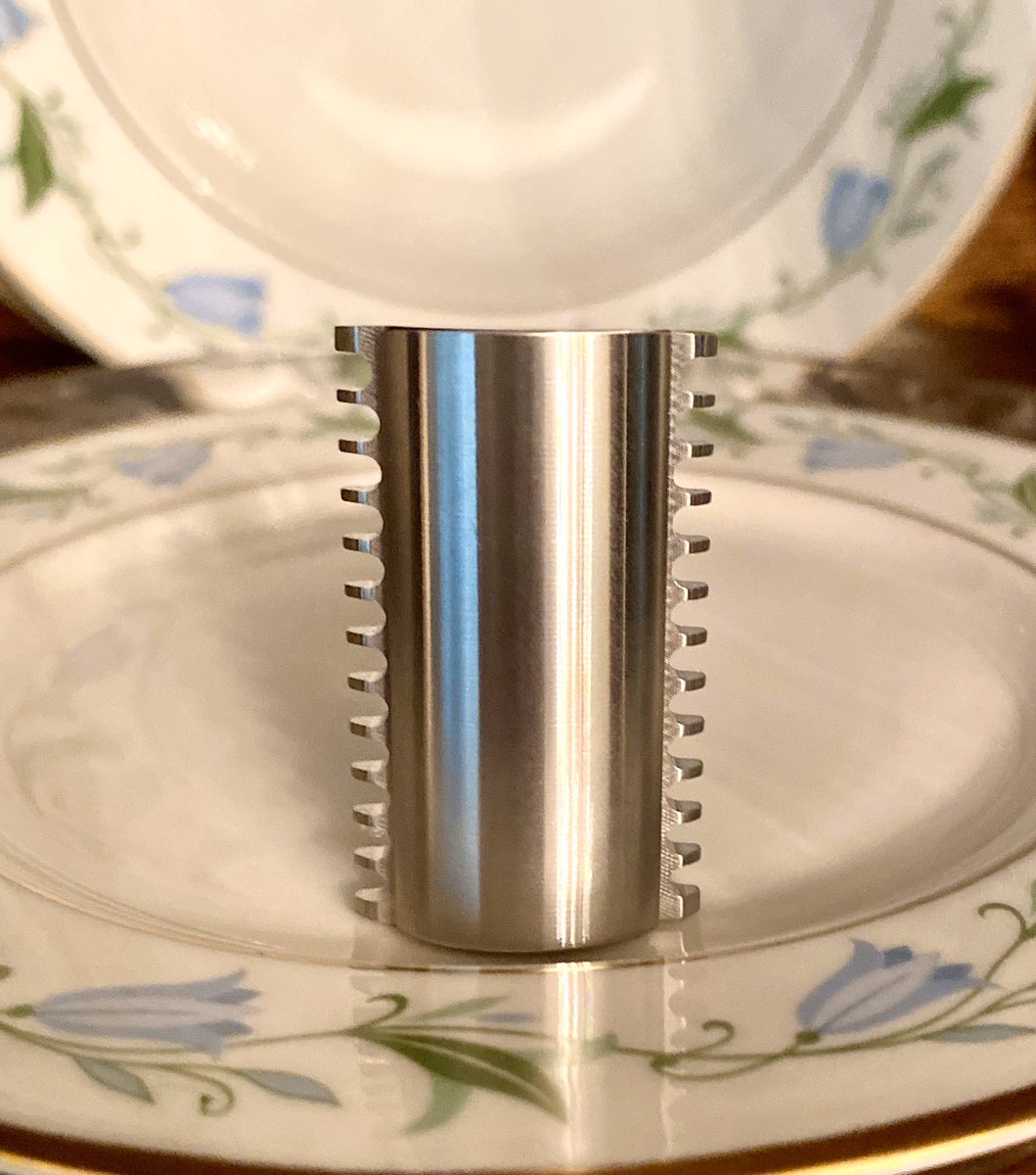AboveTheTie's tweet photo. Open Comb Atlas #atlas #opencomb #opencombrazor #stainlesssteel #stainlesssteelrazors #wetshaver #wetshavinggear #doubleedge #doubleedgerazor https://t.co/RNzGE5k2zs