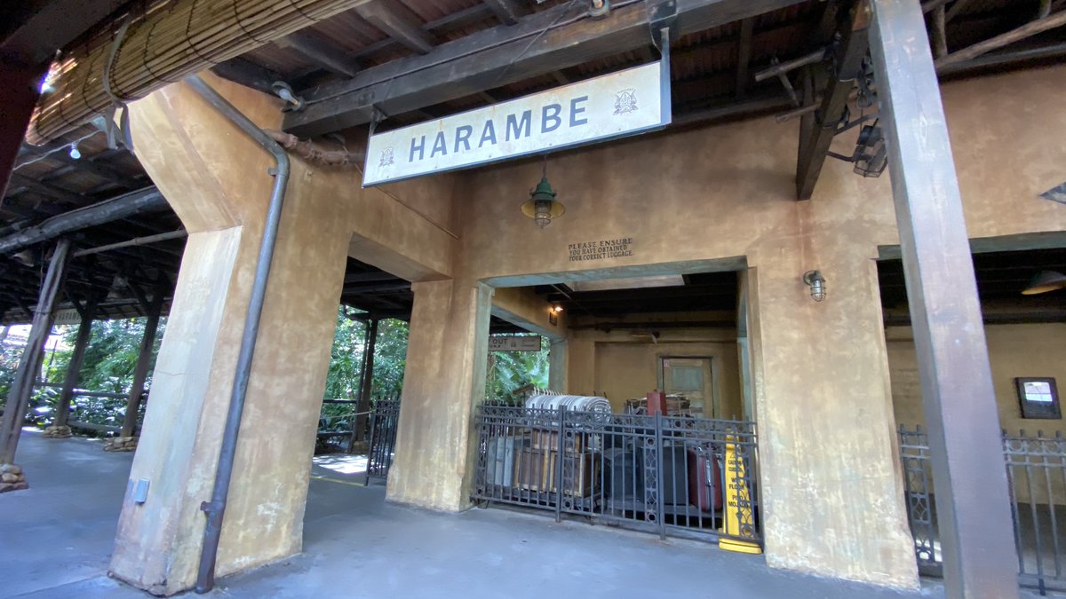 disneypicaday's tweet photo. Today the #PictoRandomizifier (Muppet Labs, patent pending) served up the #WildlifeExpressTrain at #AnimalKingdom. The experience at the Harambe Station is really authentic feeling, right down to the "Please make sure you have obtained your correct luggage" reminder! https://t.co/QDdhDujzJ9
