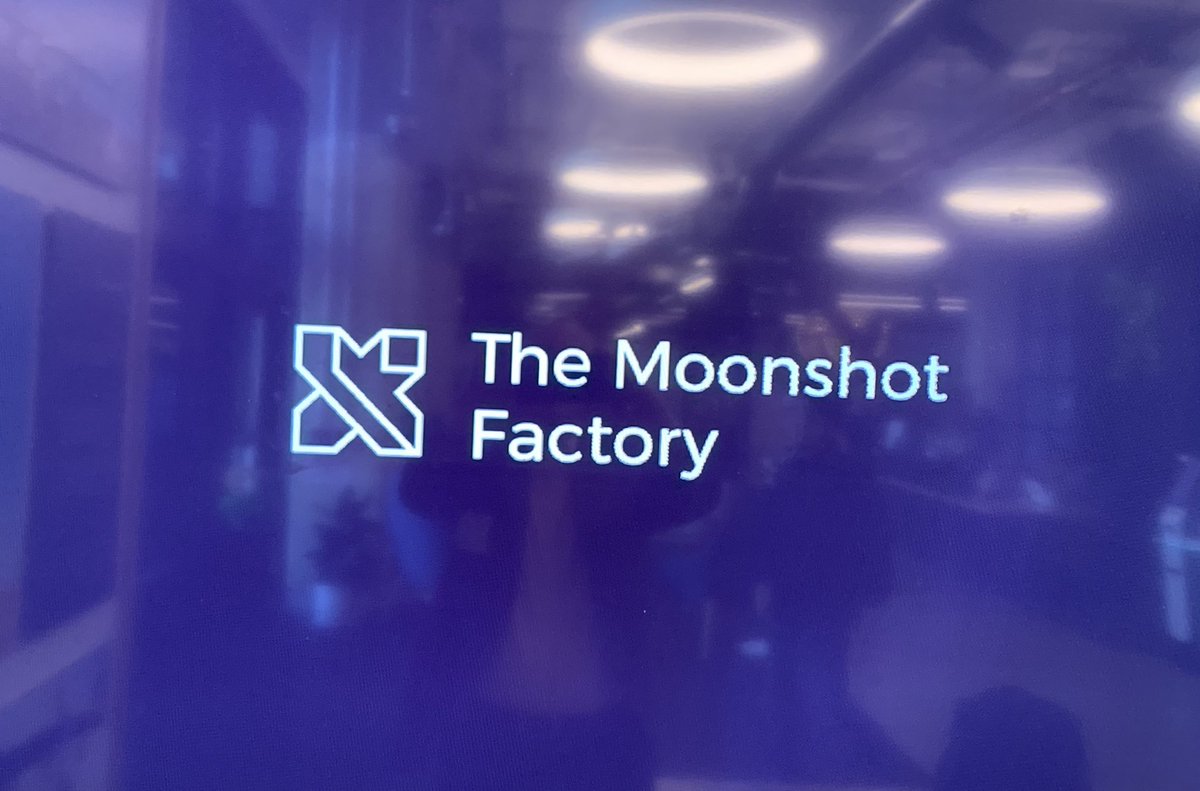 paullamontagne's tweet photo. Thank you ⁦@EugenieRives⁩ &amp; ⁦⁦@smitstweets⁩ for hosting me at The Moonshot Factory in Mountain View. Great discussion on #gender #climatechange #blueeconomy #broadband #agribusiness #venturecapital. Such creative thinking at Google X!
#DevMeetsTech https://t.co/BTslarJMcq