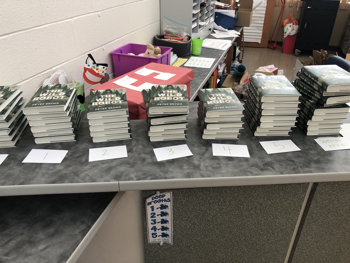 MrPenn31's tweet photo. โOne Book, One Schoolโ Kick-off event today after school.
All @LyonsMill students and teachers will be reading The Wild Robot! Our awesome reading specialists continuing a fun community tradition. #LMESreads
#oneschoolonebook #wildrobot https://t.co/EG1pG22caa