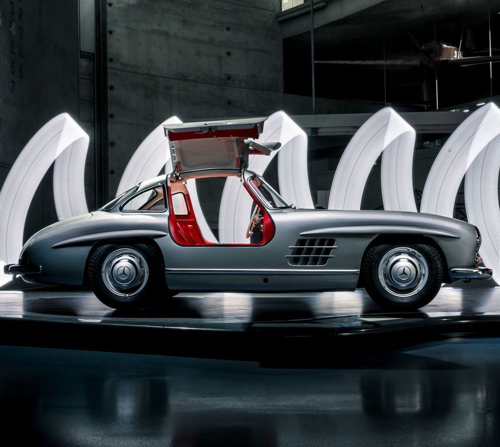 We made everybodys childhood dream come true! Some photographers and influencers had the chance to spend one night inside the @MB_Museum all by themselves... and the results are amazing mercedes-benz.com/en/mercedes-be….

📷 via instagram.com/riccispeckelsp… 
#MBclassic #mercedesbenzclassic