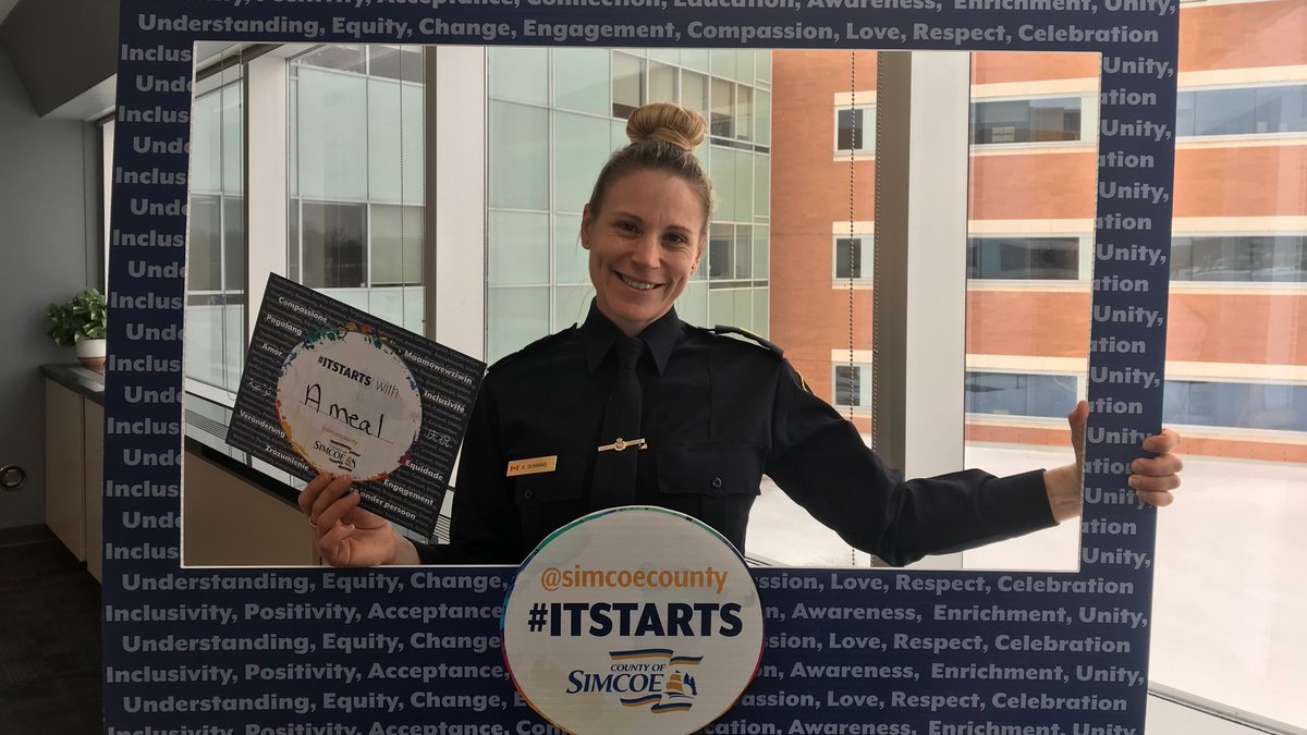 OPP_CR's tweet photo. @SouthSimcoePS @simcoecounty @OPP_HSD Sgt Ashley Dunning of #OPP Community Safety Services proudly supports the @SimcoeCounty #LocalImmigrationPartnership #ITSTARTS Campaign to promote a unified community that embraces acceptance, inclusion, equity and diversity. #ITSTARTSwithameal https://t.co/KwPg6EPi64