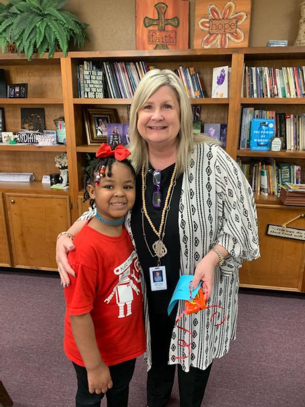 tanyakayd's tweet photo. Happy Birthday Dr. Seuss!  #pngproud #beeamazing #tinytribe https://t.co/2oNGMUnaqL