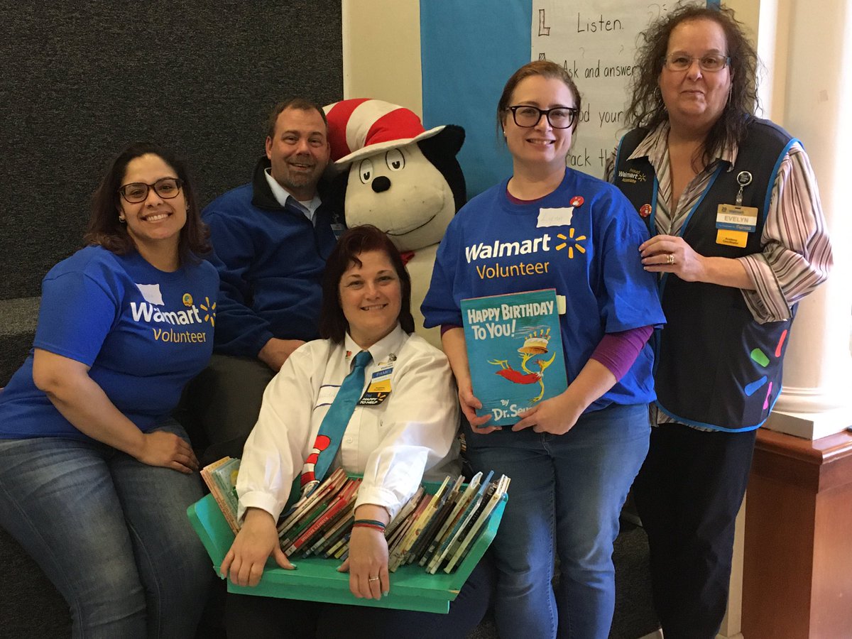 APorier's tweet photo. Thank you to our friends from @Walmart for visiting @mosesybeach to help celebrate #ReadAcrossAmerica ! We are grateful for your book donation and fun Seuss goodie bags! Thanks for being such a good neighbor! @AStancuna @Room3K @TiffyStoessel https://t.co/sP9tkmA2Kv