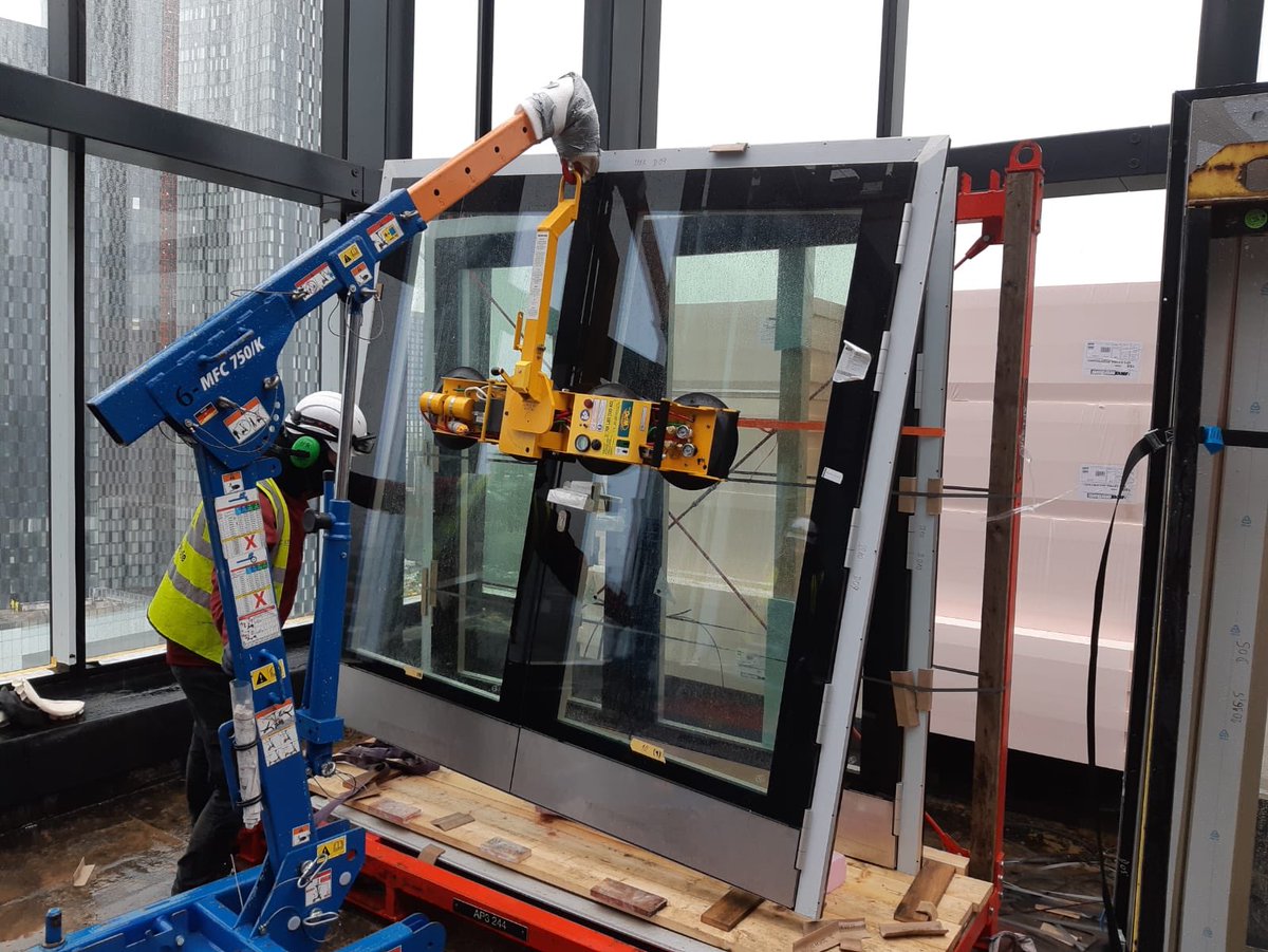 ctrsiteservices's tweet photo. #CTRsiteservices #Doors #Glazing #Unitised #Curtainwall #aluminium #Manchester π΅π΄ π·πΌββοΈπ https://t.co/0FqcsmpQyL