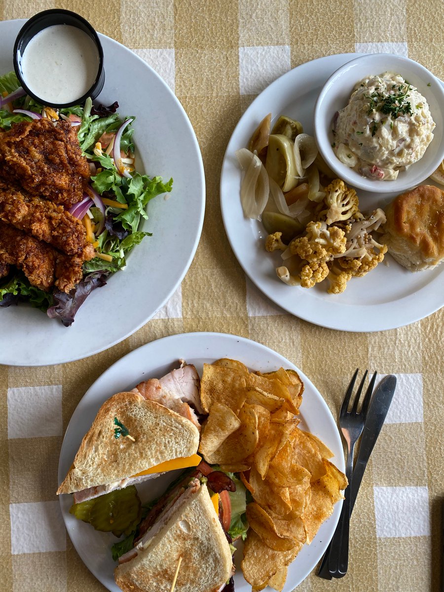 Dish, an 18-year-old Plaza Midwood diner, debuted new menu items and an updated look this week. But don’t panic — nothing major has changed. The long-standing neighborhood spot got a fresh coat of paint, a huge mural outside, and several new dishes by chef Vance Houser.