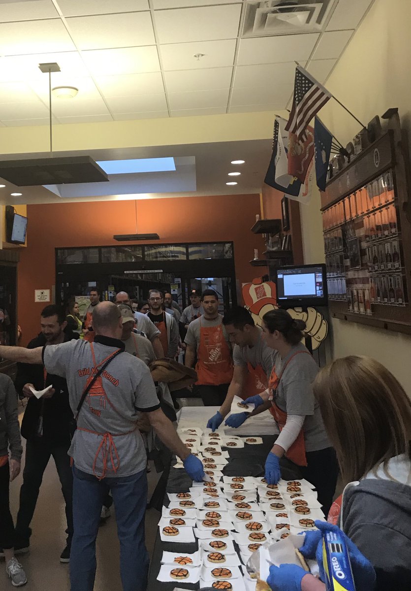 TroyDFC6707's tweet photo. Started this month’s MIB with a little March Madness, handing out yummy basketball cookies &amp; playin Hoopheads 🏀 during Min It 2 Win It! Congrats to Adriane for earning Key 1 AOM presented to her by our very own January DFC LOM Thomas Beekman. @JohnKossick @SMeyerTHD @shannadl1 https://t.co/SJ2DxsvJ8G