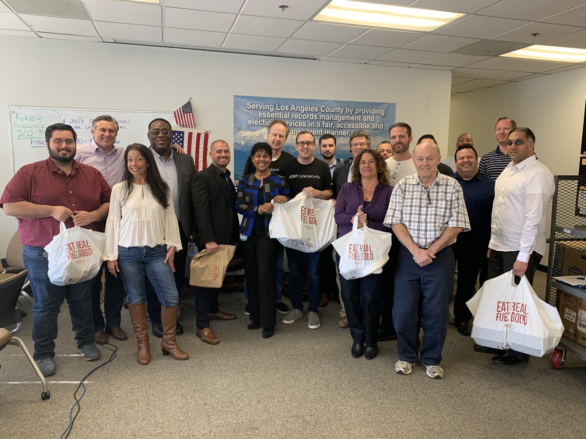 brew_shannon's tweet photo. A HUGE thanks to Jack and Steve and the whole ⁦@LunaGrill⁩ team for hooking up the ⁦@ATTBusiness⁩ team today!  Everyone is raving about lunch today!  #eatrealfood https://t.co/lf8hEmkmf5
